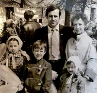 Rodina: manžel Konstantin, Tatiana a děti Anna, Pavel, Darja, 1984
