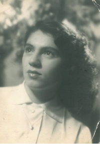 Lili Trojanová, Praha 1950