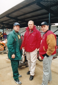 Zlatá přilba (1998), v civilu, zleva: Jiří Štancl, Olsen