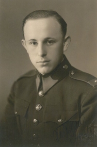 Antonín Trojan, otec pamětníka, během vojenské služby, 1934