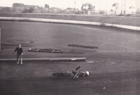 Květen 1967 - první pády