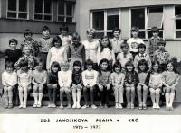 Third grade of the ZDŠ, Markéta Trojanová bottom third from the right, 1976