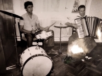 60. léta, pamětník vpravo