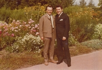 Bratři Růženy Valčíkové Ladislav a Jaroslav Skřipkovi při shledání v Německu 
(Ladislav emigroval v roce 1948, do Československa se již nevrátil)