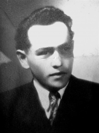 Manžel Karel Divoký (cca 1944)