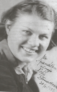 Matka Žofie Hekelová (Strnadová) v roce 1937
