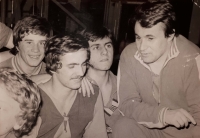 Miček ako tréner so svojimi zverencami (ročník 1978)