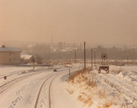 Pohled z vlaku za železnou oponu v Č. Velenicích 
