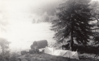 Puťák 18 lidí s koňským povozem v roce 1970 do Orlických hor