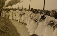 Prime divine service June 4, 1944, the parade of religious girls