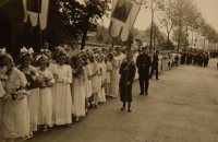 Prime divine service June 4, 1944, the parade