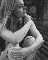 Photo of Ewa on the terrace in Dunajská Lužná, May 2018, taken by Katarína Haršányová.

