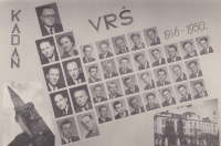 Maturitní tablo střední školy v Kadani, pamětník  je v 2. řadě seshora 2. zprava, 1950