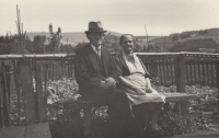 Nevlastní dědeček pamětnice Frantiček Ric a jeho manželka Jana, babička pamětnice