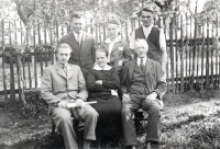 Rodina Slavíčkova, rodiče a jejich děti, František, Petr, Marie a Josef