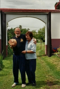 Mr. and Mrs. Pick and a giant mushroom, 2005