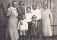 Father and mother, Václav Grim (in the middle), Marie Frýdová (daughter) with her son Jiří, Julie Rejlová (cousin) with daughter Iva, 1937 

