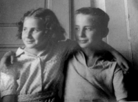 Marie Kadlecová s bratrem