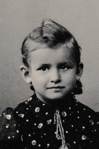 Alžběta Reinoldová v roce 1944