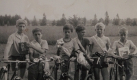 Cyklistický závod v Mohelnici, 1967. Pamětník první zleva