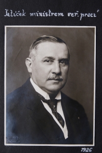 "Tatíček ministrem veřejných prací", Václav Roubík, 1936
