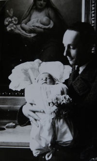Karel Kostlivý with his firstborn daughter Anděla in 1943
