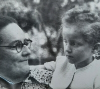 Marianna with Eržika (Alžbeta Stephanyová)