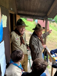 František Vondráček (vlevo) a Jindřich Rázek na skautském tábořišti u Vřesníku, červenec 2020