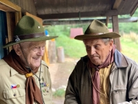 František Vondráček (vlevo) a Jindřich Rázek na skautském tábořišti u Vřesníku, červenec 2020