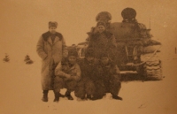 Miroslav Pavel s dalšími členy vojenské posádky v Libavé, 1968-69