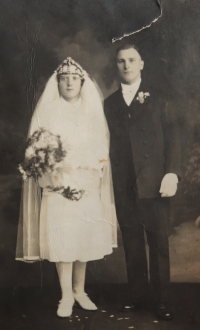 Parents´ wedding: Alois Blinka and Ludmila, née Solanská