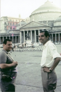 Petr vpravo s kamarádem Albertem Astrosky na výletě v Itálii