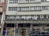 Funkcionalistická stavba z roku 1933, původně obchodní dům v centru Prahy; jeho filiálky byly postaveny v mnoha zemích Latinské Ameriky Karlem Steuerem, mužem sestry Petra Poláčka