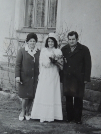S manželem Josefem, když provdávali dceru Sylvu, 1980