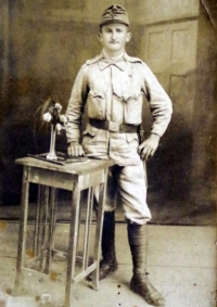 František Janák, pamětníkův dědeček, v uniformě rakouské armády (asi rok 1918)