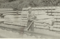 Petr Hošťálek u železničního vojska, 1984