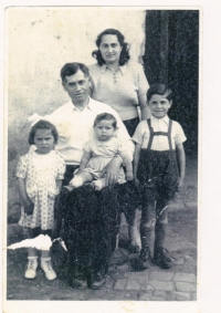 The Bergid family in Košice, 1949