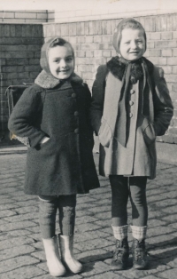 Hedvika Stránská with her friend