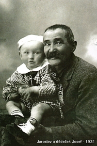 Jaroslav Dvořáček s dědou, 1931