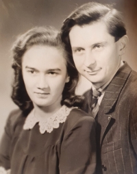 Jiřina Tschepová a Vlastislav Maláč, Praha asi 1947