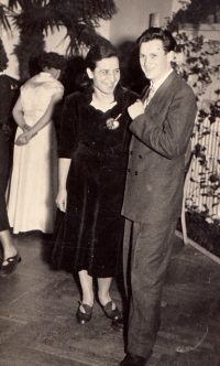 S manželkou Jarmilou na plese v Lednici, cca 1962