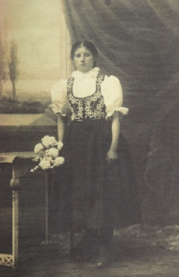 Maminka pana Josefa Kubiše Anežka, přelom 19. a 20. století