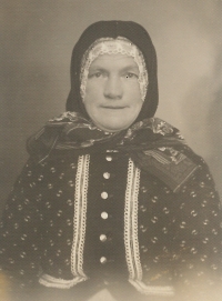 Babička pamětnice Božena Hnilicová, 1950