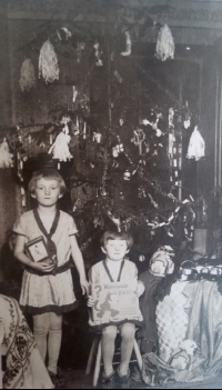 Se sestrou, Vánoce 1929