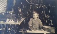 Věra Kazdová, Vánoce, cca 1925