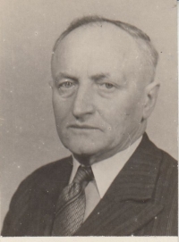 Jindřich Benda, the grandfather (1949)
