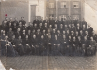 Pamětníkův otec Rudolf Kolář (v zadní řadě vlevo) během studií Švehlovy zemědělské akademie v Praze (2. pol. 30. let 20. století)