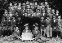 Sekunda velehradského gymnázia, sken z tisku, rok neznámý