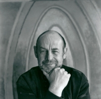 Aleš Lamr zažíval po revoluci v roce 1989 několik let prosperitu v prodeji svých obrazů, grafik a soch