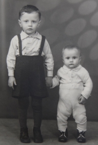 With his brother Luděk, 1943